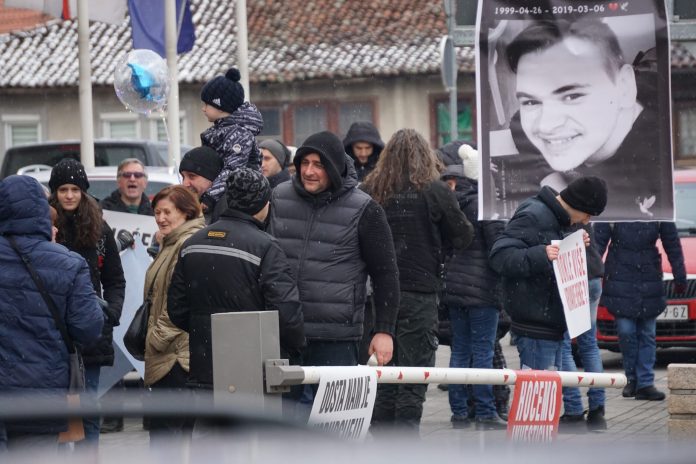 novi-pazar:-prekrsajni-sud-odlucuje-o-dva-prekrsajna-naloga-protiv-ucesnika-protesta