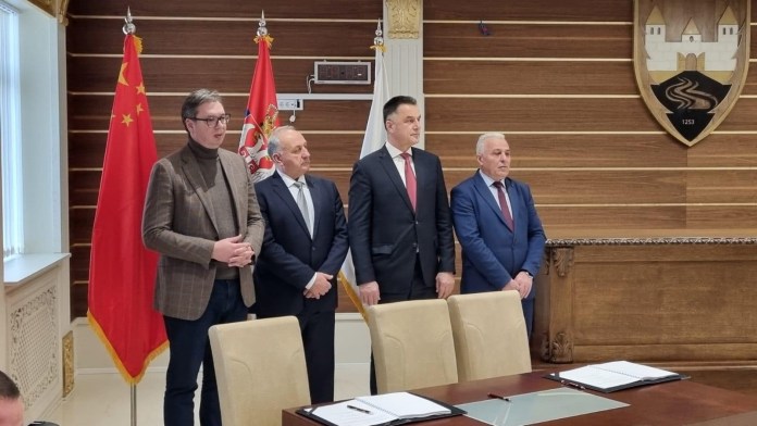 vucic-obecao-nihatu-bisevcu:-u-novi-pazar-mora-da-dodje-veliki-investitor-koji-bi-zaposlio-1000-ljudi vucic-obecao-nihatu-bisevcu:-u-novi-pazar-mora-da-dodje-veliki-investitor-koji-bi-zaposlio-1000-ljudi