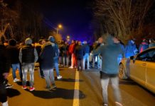 UŽAS U NOVOM PAZARU: Provlačili se kroz grmlje da bi uslikali zgnječena tela i sve objavili na društvenim mrežama uzas-u-novom-pazaru:-provlacili-se-kroz-grmlje-da-bi-uslikali-zgnjecena-tela-i-sve-objavili-na-drustvenim-mrezama