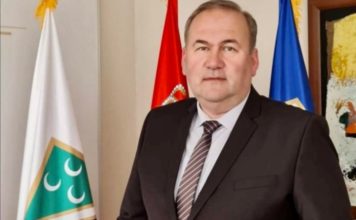 Predsednik Nihad Hasanović: Čekamo reakciju MUP-a! Od svih predstavnika vlasti u Srbiji sa Vučićem najbolje sarađujemo i on je naš glavni partner u rešavanju svih problema predsednik-nihad-hasanovic:-cekamo-reakciju-mup-a!-od-svih-predstavnika-vlasti-u-srbiji-sa-vucicem-najbolje-saradjujemo-i-on-je-nas-glavni-partner-u-resavanju-svih-problema