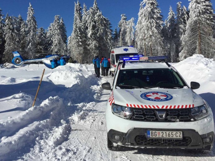 drama-na-kopaoniku:-skijas-tesko-povredjen,-helikopterom-prevezen-u-bolnicu