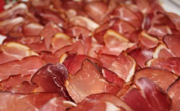 Čačanin kažnjen sa 100.000 dinara zbog kradje kilograma pršute cacanin-kaznjen-sa-100.000-dinara-zbog-kradje-kilograma-prsute