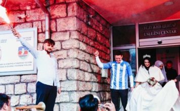 Novopazarac se venčao u dresu svog omiljenog kluba novopazarac-se-vencao-u-dresu-svog-omiljenog-kluba