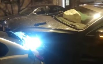 DIVLJANJE U BEOGRADU! Ušao velikom brzinom u ulicu i oštetio na desetine parkiranih vozila (VIDEO) divljanje-u-beogradu!-usao-velikom-brzinom-u-ulicu-i-ostetio-na-desetine-parkiranih-vozila-(video)