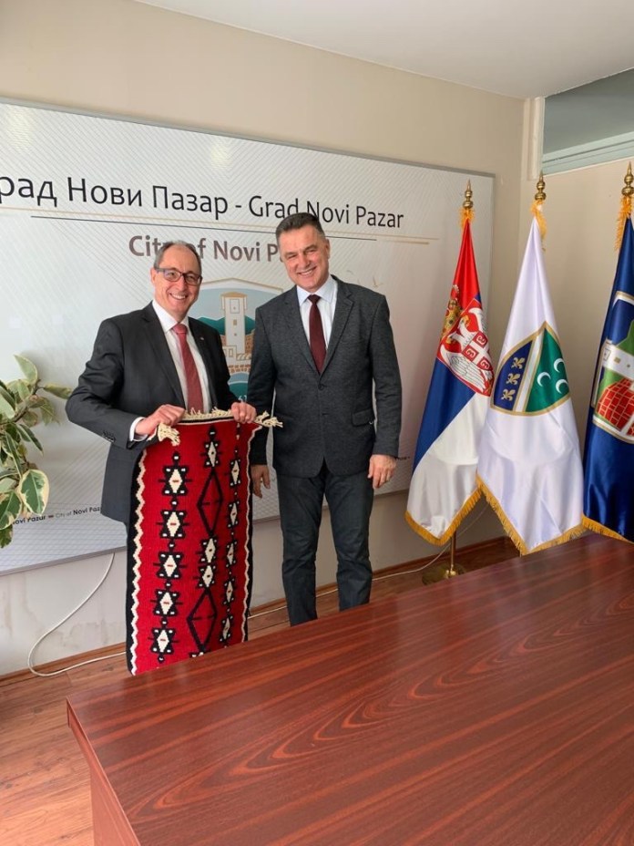 gradonacelnik-novog-pazara-ugostio-ambasadora-svajcarske gradonacelnik-novog-pazara-ugostio-ambasadora-svajcarske