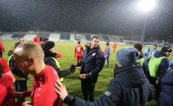 Novopazarska policija traga za huliganima koji su napravili nered na Gradskom stadionu novopazarska-policija-traga-za-huliganima-koji-su-napravili-nered-na-gradskom-stadionu
