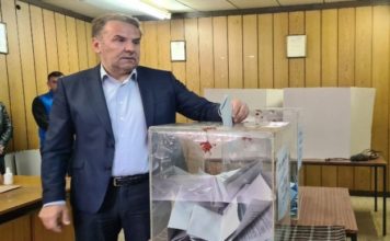 Rasim Ljajić glasao u Novom Pazaru rasim-ljajic-glasao-u-novom-pazaru