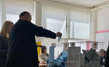 Izlaznost u Novom Pazaru, Tutinu i Sjenici do 14 časova oko 35 odsto izlaznost-u-novom-pazaru,-tutinu-i-sjenici-do-14-casova-oko-35-odsto