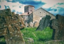 Muškarac iz Inđije uništavao pravoslavne svetinje i groblja u Novom Pazaru muskarac-iz-indjije-unistavao-pravoslavne-svetinje-i-groblja-u-novom-pazaru