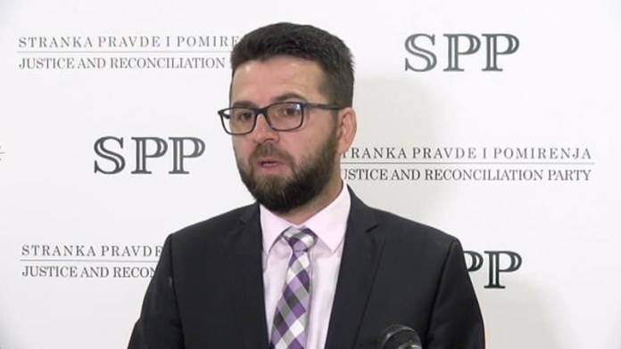 zecirovic-sam-protiv-svih zecirovic-sam-protiv-svih