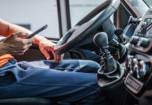 Vozači koji koriste mobilni za volanom ostaju bez dozvole vozaci-koji-koriste-mobilni-za-volanom-ostaju-bez-dozvole