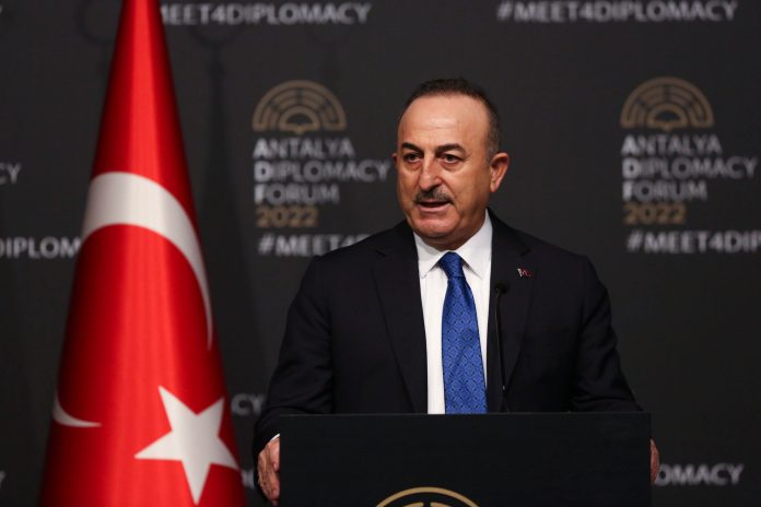 cavusoglu:-turska-se-nece-prikljuciti-sankcijama-rusiji