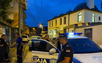 STRAVIČNA PORUKA STIGLA NA MEJL ŠKOLE U NOVOM PAZARU! Policija blokirala naselje Lug stravicna-poruka-stigla-na-mejl-skole-u-novom-pazaru!-policija-blokirala-naselje-lug