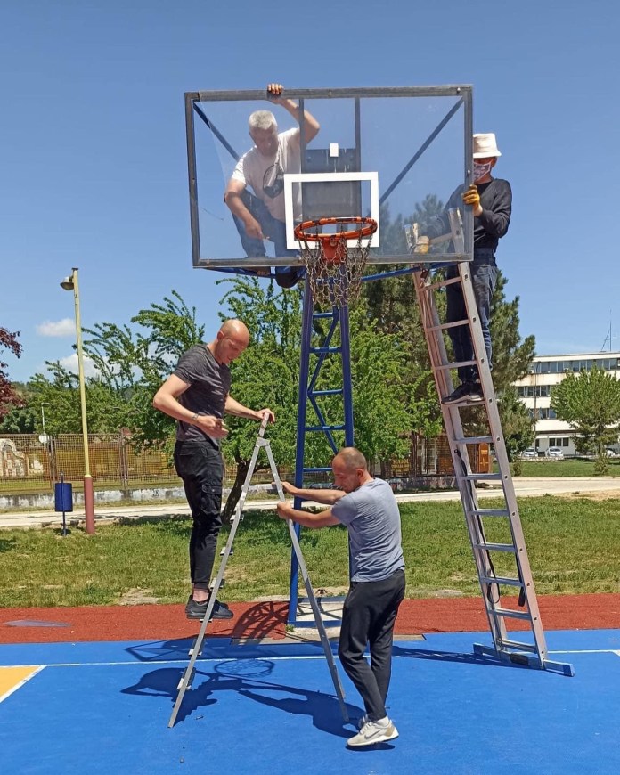 novi-pazar:-tereni-za-basket-na-rekreacionom-centru-dobili-nove-table