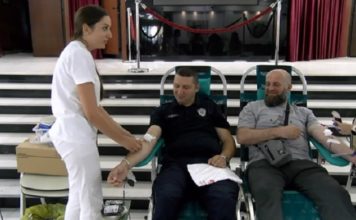 REKORDAN ODZIV U NOVOM PAZARU! Preko 50 pripadnika policije dalo krv, prikupljeno 100 jedinica krvi i 43 jedinice matičnih ćelija rekordan-odziv-u-novom-pazaru!-preko-50-pripadnika-policije-dalo-krv,-prikupljeno-100-jedinica-krvi-i-43-jedinice-maticnih-celija