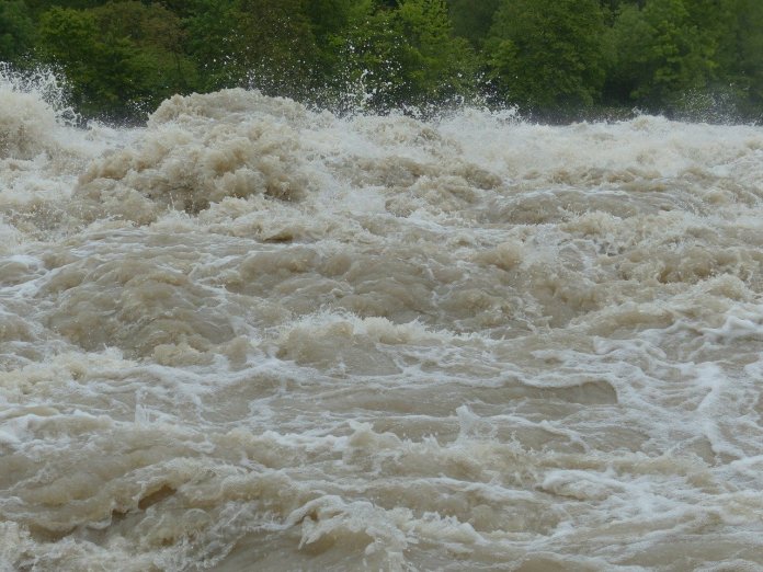 obilne-padavine-i-pljuskovi-izazvali-poplave-u-turskoj