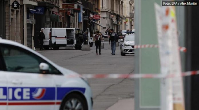 u-pucnjavi-u-danskom-trznom-centru-troje-mrtvih-i-troje-tesko-povredjenih u-pucnjavi-u-danskom-trznom-centru-troje-mrtvih-i-troje-tesko-povredjenih