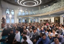 Centralna bajramska svečanost u Novom Pazaru održana u Islamskom centru Gazilar centralna-bajramska-svecanost-u-novom-pazaru-odrzana-u-islamskom-centru-gazilar