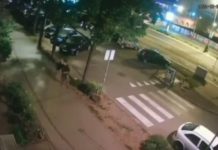 JEZIVO! Momak šutira i vuče devojku (VIDEO) jezivo!-momak-sutira-i-vuce-devojku-(video)