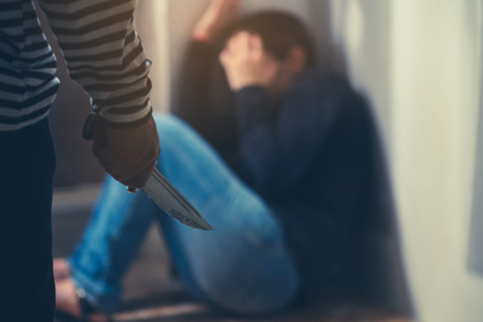 bec:-srbin-tukao-i-ubadao-nozem-suprugu,-policija-ga-uhvatila-na-djelu bec:-srbin-tukao-i-ubadao-nozem-suprugu,-policija-ga-uhvatila-na-djelu