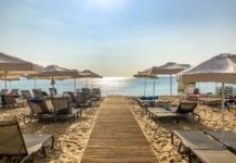 DEČAK UMRO U MORU U GRČKOJ: Bezuspešno pokušavali da ga reanimiraju na plaži decak-umro-u-moru-u-grckoj:-bezuspesno-pokusavali-da-ga-reanimiraju-na-plazi