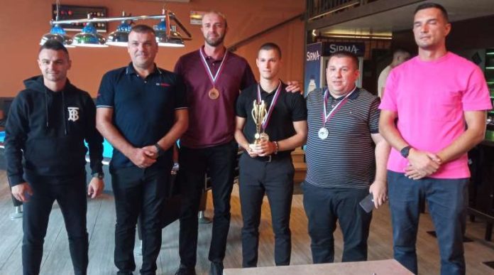 ps-u-bilijaru:-milankovicu-trofej-u-pazaru ps-u-bilijaru:-milankovicu-trofej-u-pazaru