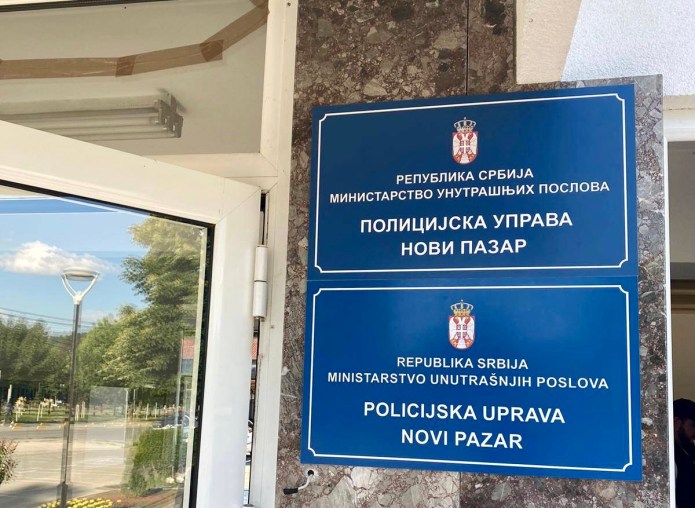 novopazarski-huligani-plakali-u-policiji