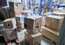 NA PUTU RAŠKA – KRALJEVO! Zaplenjena dva tovara falsifikovane robe u vozilu kurirske službe na-putu-raska-–-kraljevo!-zaplenjena-dva-tovara-falsifikovane-robe-u-vozilu-kurirske-sluzbe