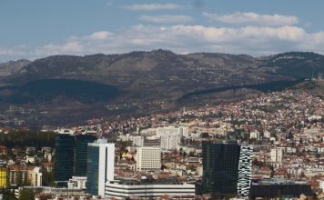 Novorođenče pronađeno na deponiji kod Lukavca, najverovatnije ugušeno novorodjence-pronadjeno-na-deponiji-kod-lukavca,-najverovatnije-uguseno