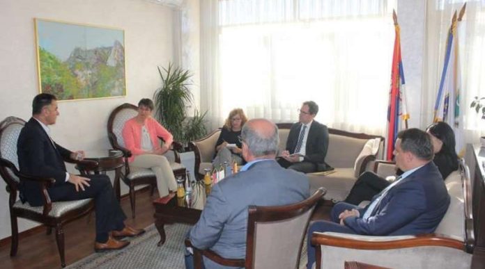 gradonacelnik-bisevac-sastao-se-sa-ambasadorkom-nemacke gradonacelnik-bisevac-sastao-se-sa-ambasadorkom-nemacke