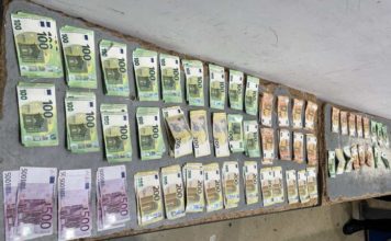 Devize skrivene ispod zadnjeg sedišta devize-skrivene-ispod-zadnjeg-sedista