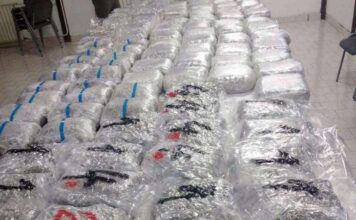 U akciji novopazarske policije zaplenjeno 120 kilograma marihuane, uhapšeno troje (FOTO) u-akciji-novopazarske-policije-zaplenjeno-120-kilograma-marihuane,-uhapseno-troje-(foto)