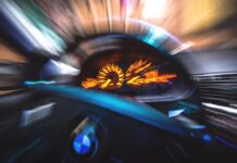 Pazarac vozio “BMW” 100 kilometara na sat preko ograničinje pazarac-vozio-“bmw”-100-kilometara-na-sat-preko-ogranicinje