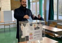 Zukorlić glasao u OŠ “Jovan Jovanović Zmaj” zukorlic-glasao-u-os-“jovan-jovanovic-zmaj”