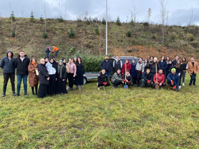 novi-pazar:-akcija-sadnje-drveca-u-borbi-za-cistiji-vazduh