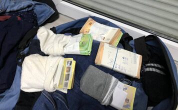 Skoro 60.000 evra u čarapama skoro-60.000-evra-u-carapama