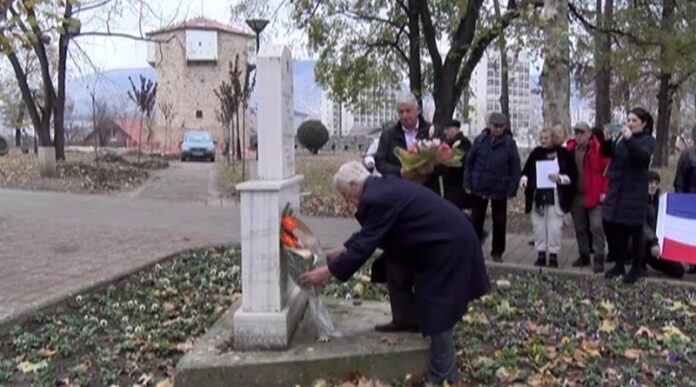 polaganjem-venaca-i-cveca-na-spomen-obelezja-palim-borcima-obelezen-dan-oslobodjenja-novog-pazara