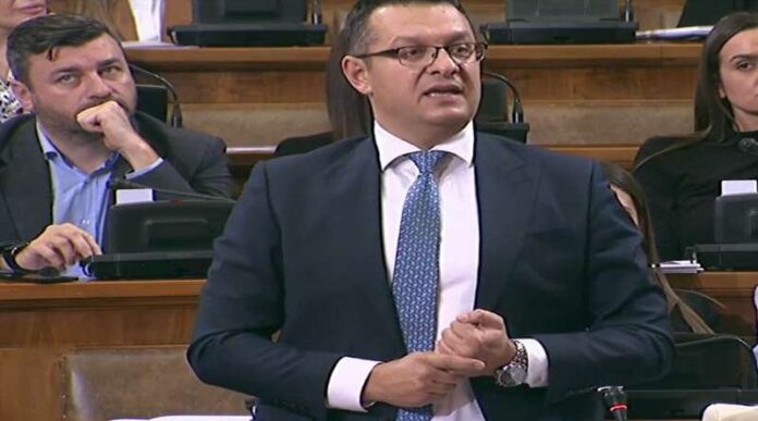 narodni-poslanik-muamer-bacevac-trazio-od-poslanika-u-skupstini-da-srbija-ulaze-vise-u-sandzak