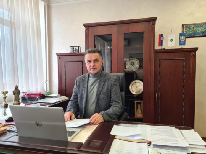 bisevac:-umesto-novogodisnjeg-koncerta,-novac-deci-kojima-je-pomoc-potrebna