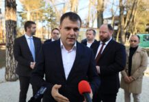 Ministar Memić: Počela podela vaučera, mogu i građani iznad 65. koji nisu penzioneri ministar-memic:-pocela-podela-vaucera,-mogu-i-gradjani-iznad-65.-koji-nisu-penzioneri