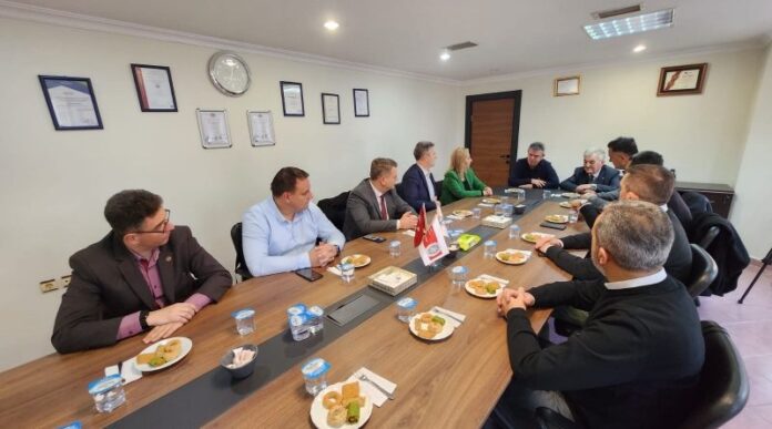 bisevac-sa-delegacijom-iz-sandzaka-kod-pocasnog-konzula-republike-srbije-u-bursi-zarifa-alpa