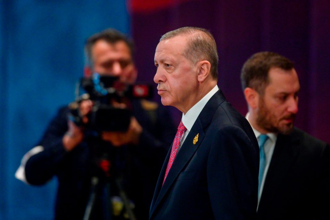 erdogan:-turska-odrzava-odnose-sa-putinom