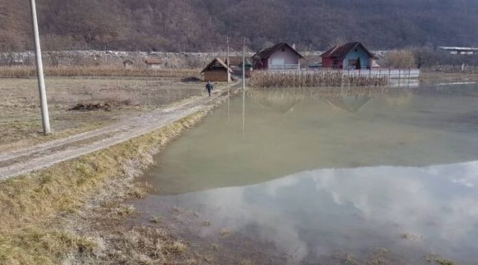 obilne-padavine-u-sjenici-napravile-velike-probleme,-pazar-spremno-ceka-udarni-talas