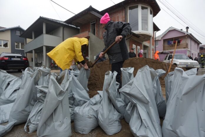 proglasena-vanredna-situacija-u-novom-pazaru!stab-apeluje-na-gradjane-da-izbegavaju-kretanje-u-blizini-reka