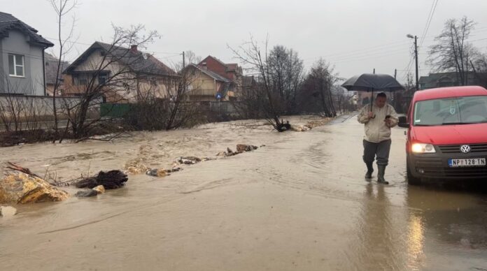 zzjz-novi-pazar:-oprezno-sa-vodom-za-pice,-evo-kako-da-sacuvate-zdravlje-u-toku-i-nakon-poplava