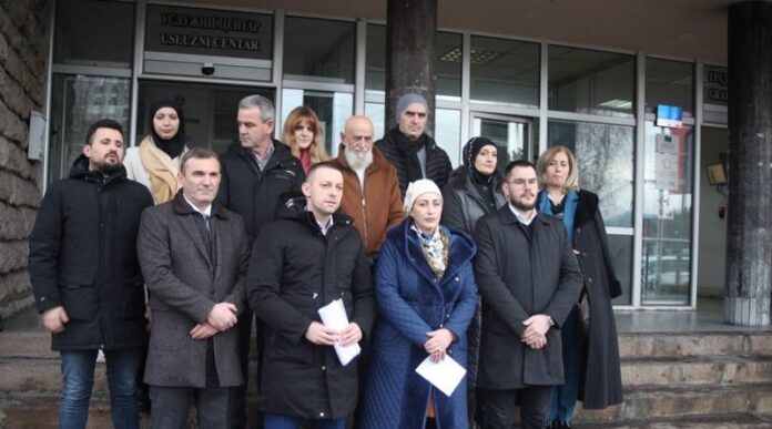 spp-i-sda-traze-vanrednu-skupstinu-u-novom-pazaru!-da-li-ce-u-tutinu-i-sjenici-traziti-isto? spp-i-sda-traze-vanrednu-skupstinu-u-novom-pazaru!-da-li-ce-u-tutinu-i-sjenici-traziti-isto?