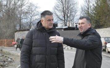 Biševac već tri dana neprekidno na terenu: Radimo zaista sve da pomognemo građanima bisevac-vec-tri-dana-neprekidno-na-terenu:-radimo-zaista-sve-da-pomognemo-gradjanima