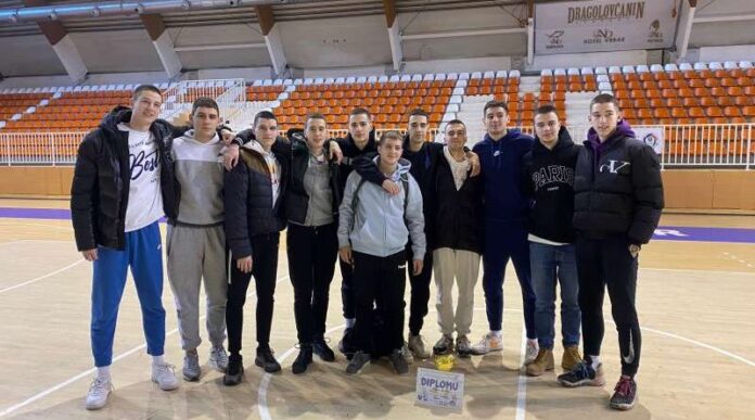 kosarkasi-novopazarske-gimnazije-pobednici-okruznog-skolskog-takmicenja kosarkasi-novopazarske-gimnazije-pobednici-okruznog-skolskog-takmicenja