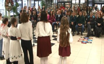 U novopazarskoj Gimnaziji i OŠ “Bratstvo” obeležen Savindan u-novopazarskoj-gimnaziji-i-os-“bratstvo”-obelezen-savindan