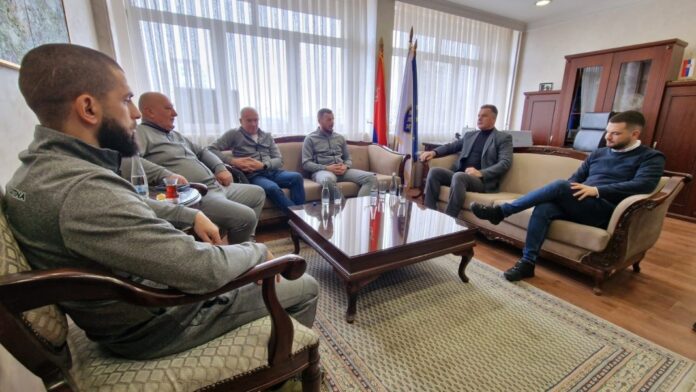 gradonacelnik-bisevac-ugostio-organizatore-borbe-za-profesionalnog-prvaka-evrope-u-novom-pazaru gradonacelnik-bisevac-ugostio-organizatore-borbe-za-profesionalnog-prvaka-evrope-u-novom-pazaru